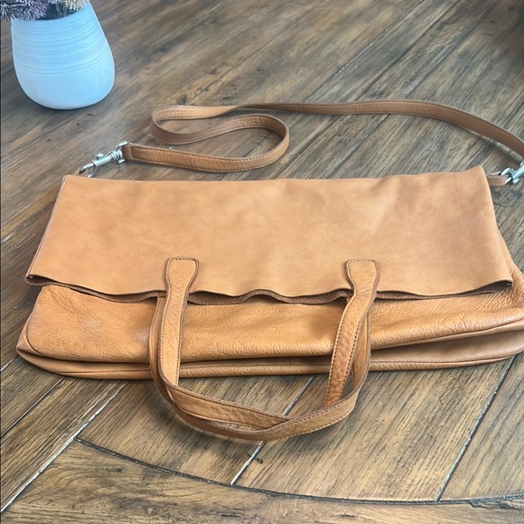 COS Tan Leather Tote with Soft Structure - Picture 5 of 14